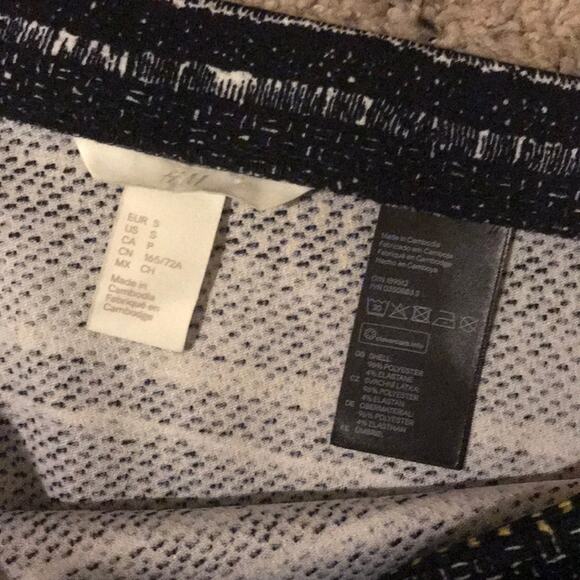 H&M short black mini skirt with tulip overlap S - Picture 7 of 7